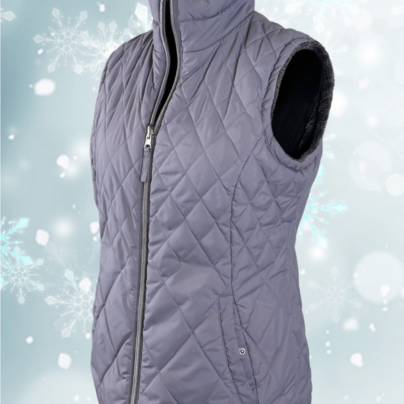 Free Country Women's Reversible Quilted Light Gray Vest - Picture 2 of 11